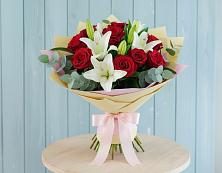 Букет цветов из:  Лилии и Розы в Медвеженском