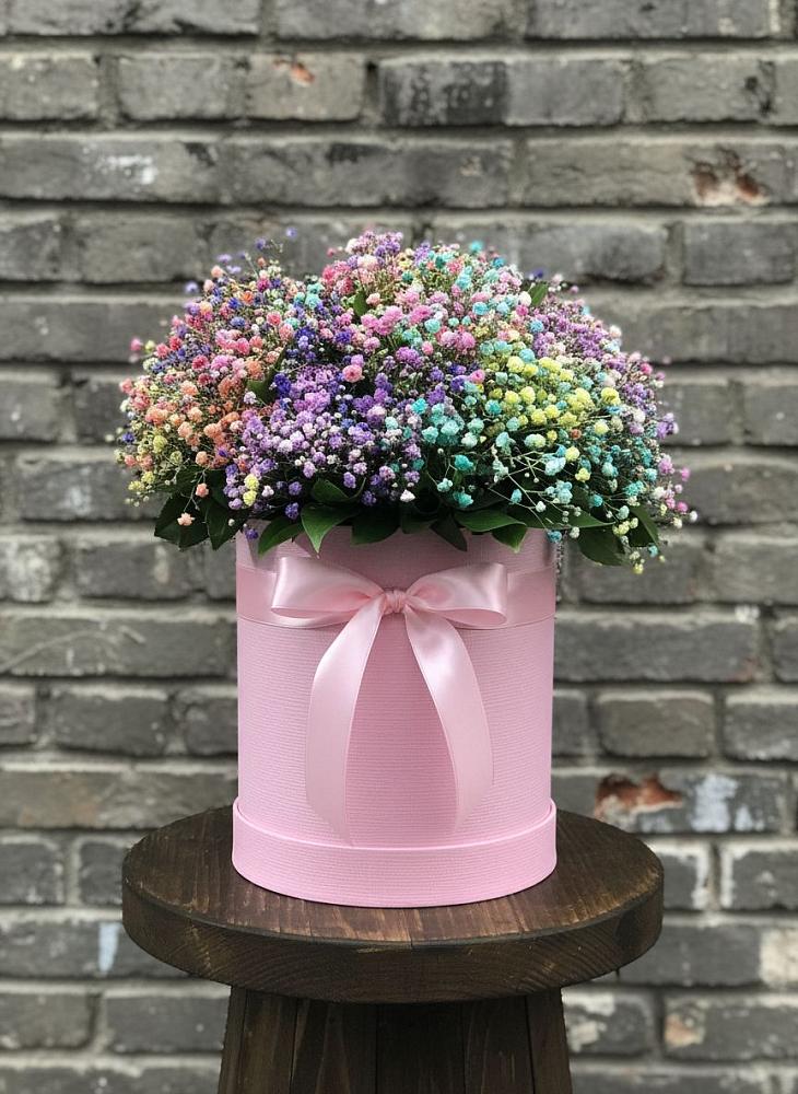 Цветочная композиция из Гипсофила и Розы в шляпной коробке в Медвеженском