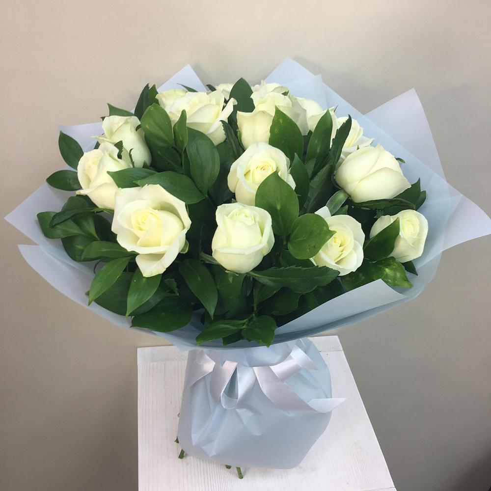 Букет 15 Белых роз Проуд в Медвеженском
