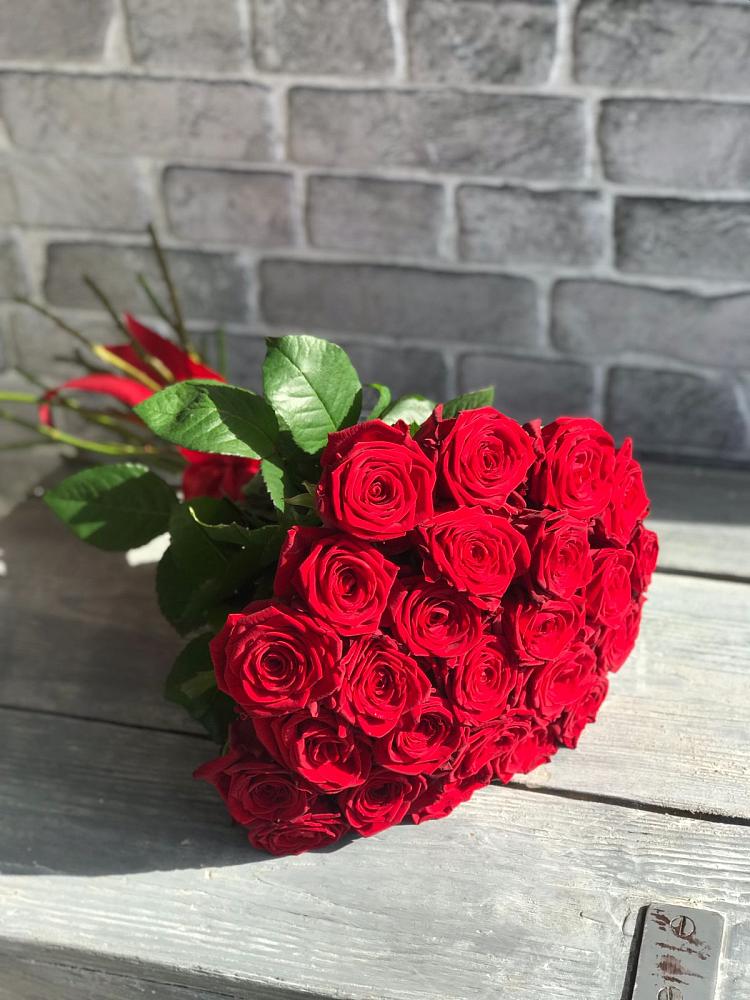 Букет Красные розы Фридом в Медвеженском