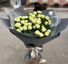Букет Белые кустовые розы Солинеро в Медвеженском