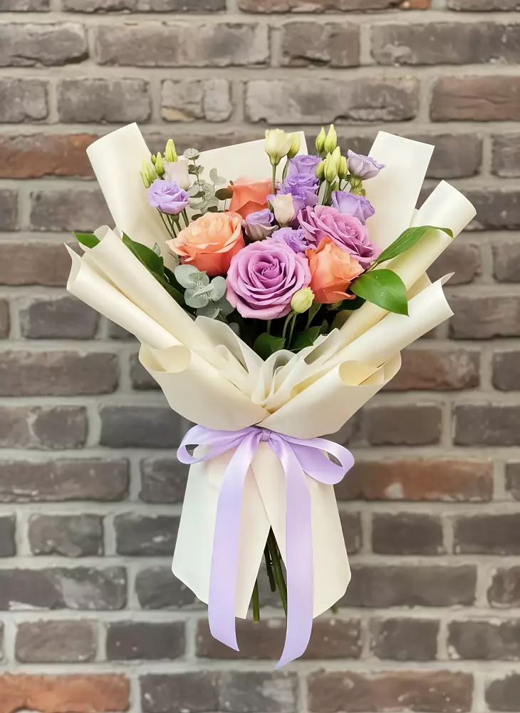 Букет цветов из: Лизиантусы и Розы в Медвеженском