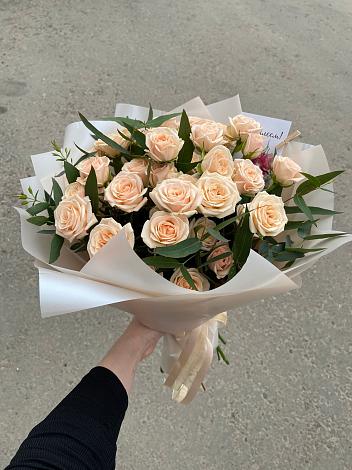 Букет Кремовые розы Латте в Медвеженском
