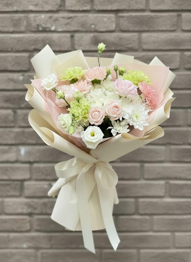Букет цветов из: Гвоздики, Розы, Лизиантусы и Хризантемы в Медвеженском