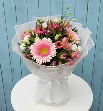 Букет цветов из:  Герберы, Альстромерии и Лизиантусы в Медвеженском